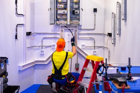 Mise aux normes électriques, pourquoi est-ce essentiel pour votre sécurité
